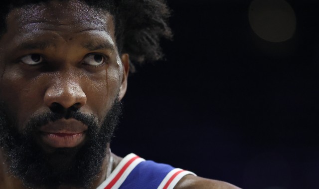 bob半岛体育-霍里：恩比德拿了钱所以不值得同情 他知道自己有伤才利益最大化